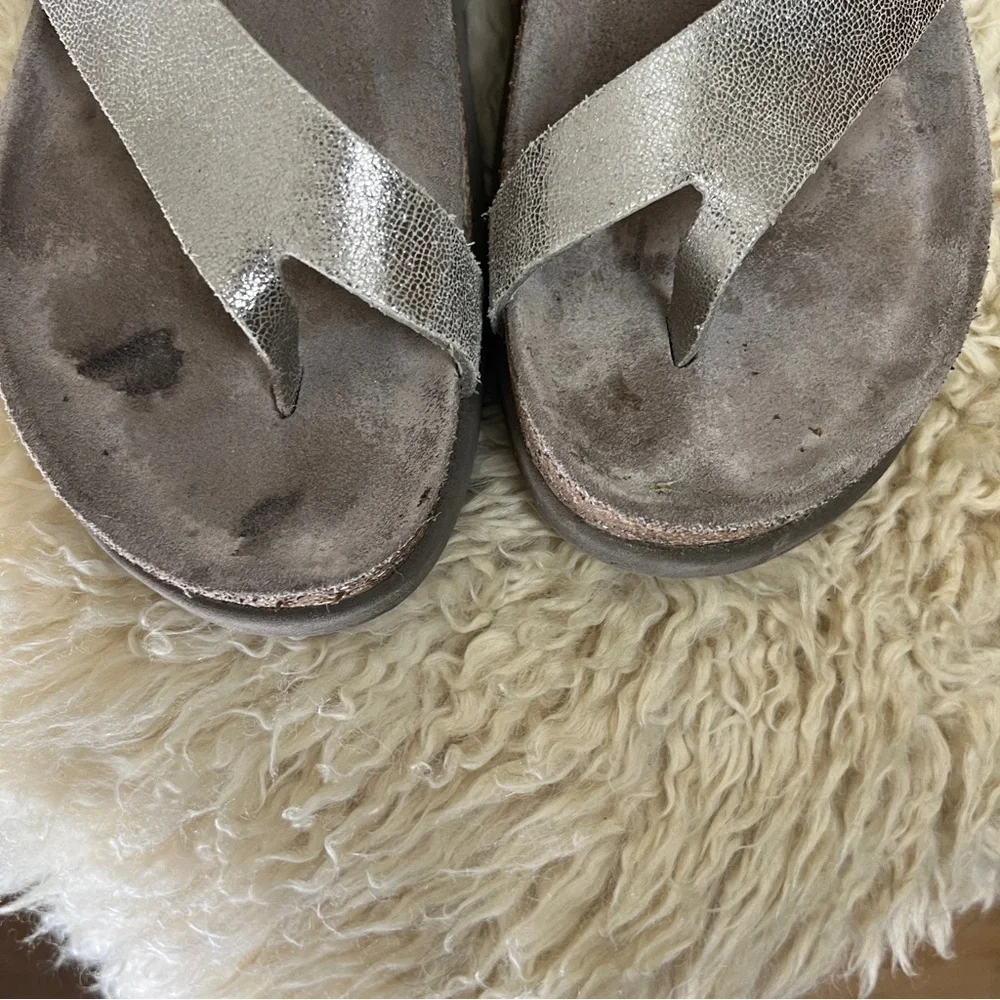 MEPHISTO HELEN Silver Sandals with Adjustable Strap. Size 40.